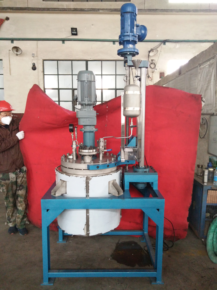 TFCF系列--電動升降釜蓋、直連攪拌、帶在線加料罐1